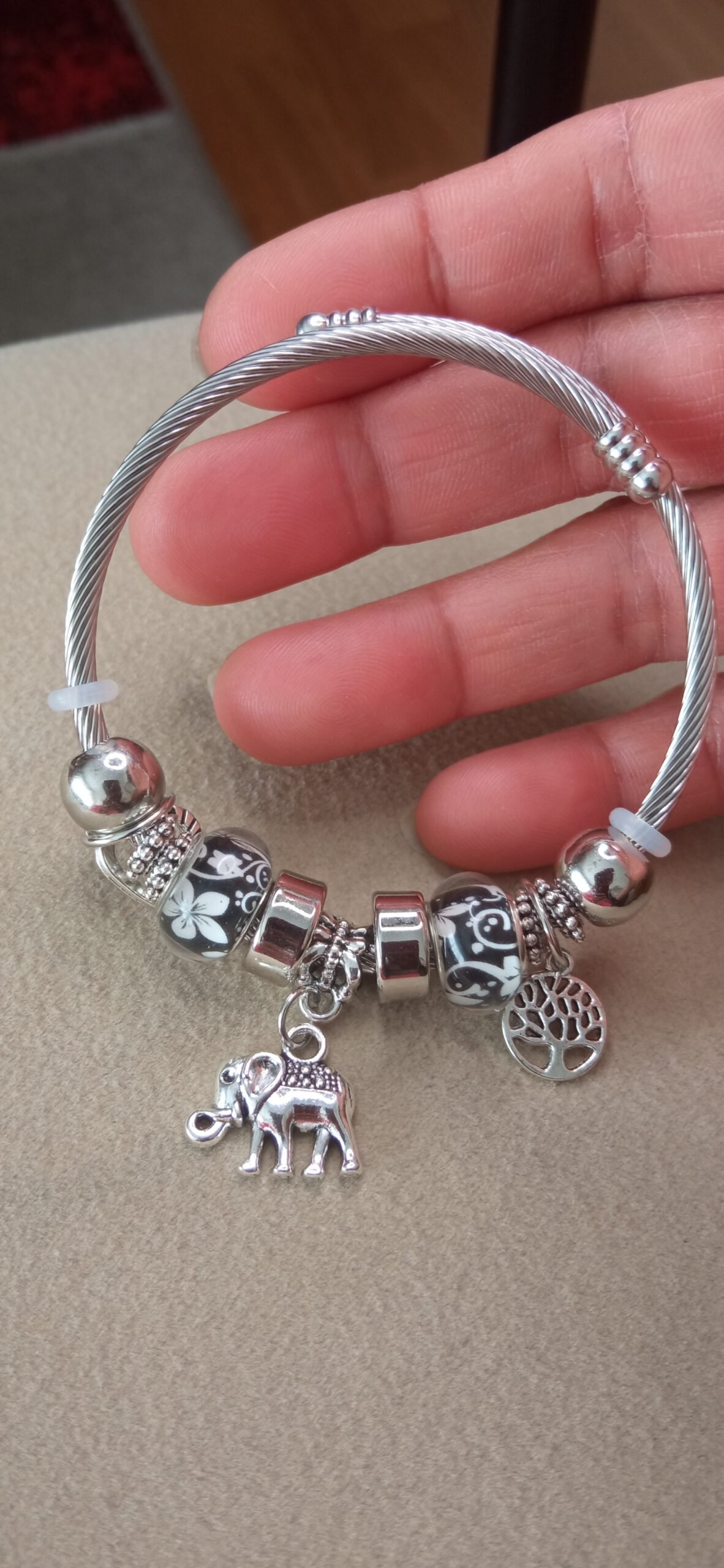 pulsera plata elefante Pulsera Plateada Rígida de acero inoxidable con Dijes de la Suerte