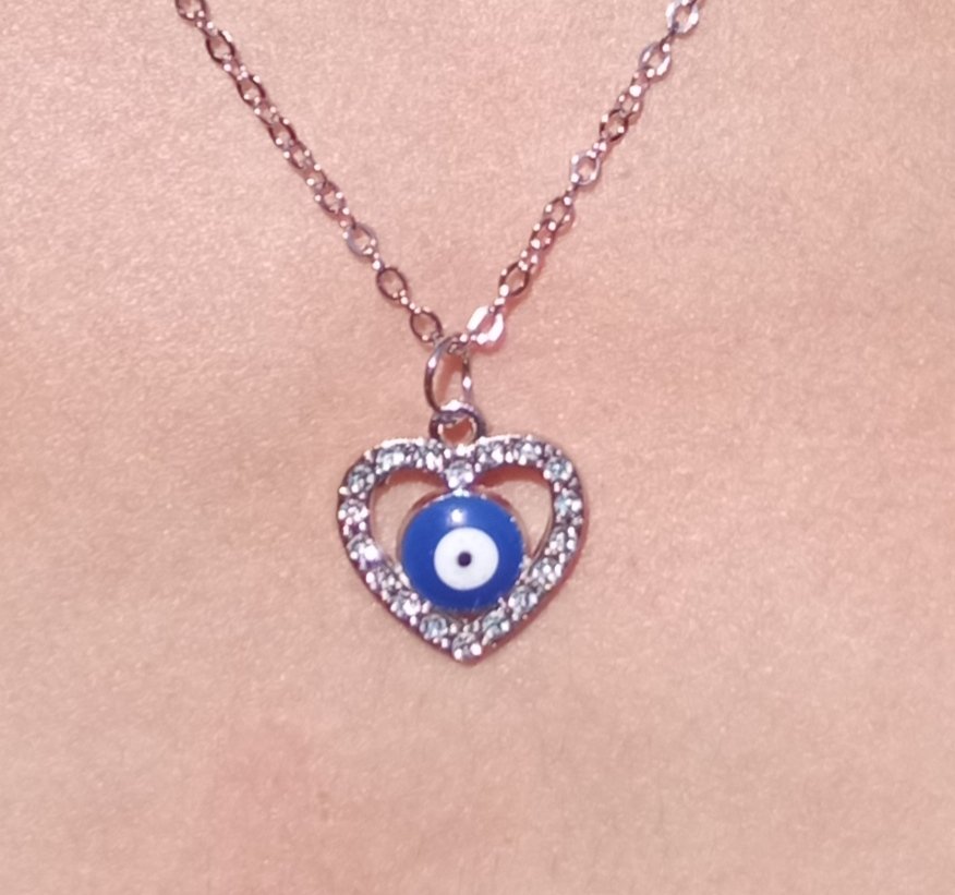 cadena corazon 1 Collar con colgante de ojo turco con marco de corazón y piedras brillantes