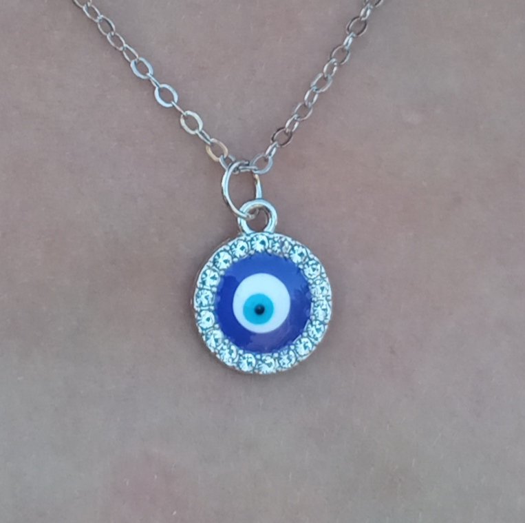 cadena con ojo turco y piedras Collar de cadena con colgante de ojo turco redondo