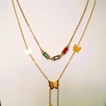 Collar doble dorado con mariposas y piedras de colores para mujer